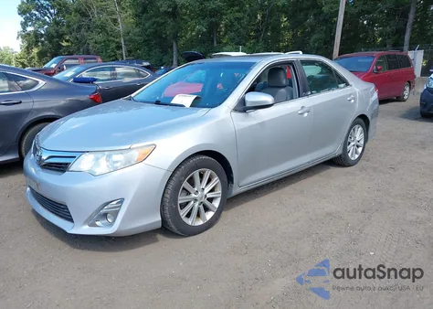 2013 Toyota Camry Xle z USA, uszkodzony, nr VIN 4T4BF1FK5DR279001